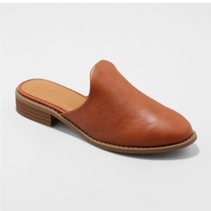 Universal Thread Mules Flats
